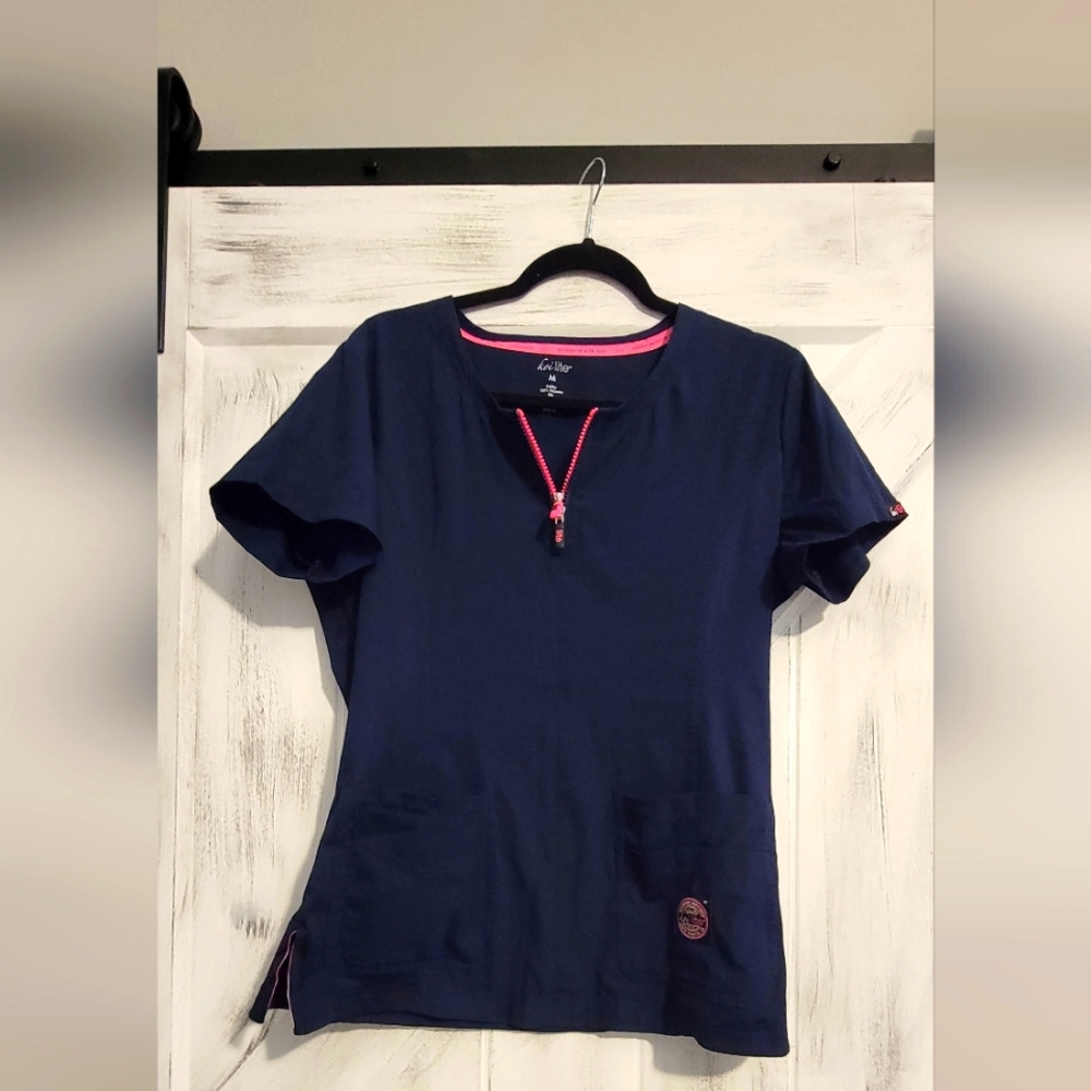 Koi  lite scrub MEDIUM  top